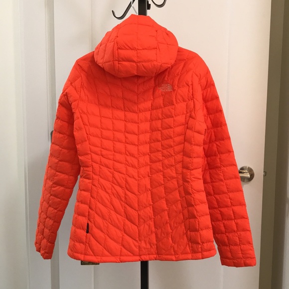 The North Face Women's Thermoball Hoodie - Picture 2 of 3